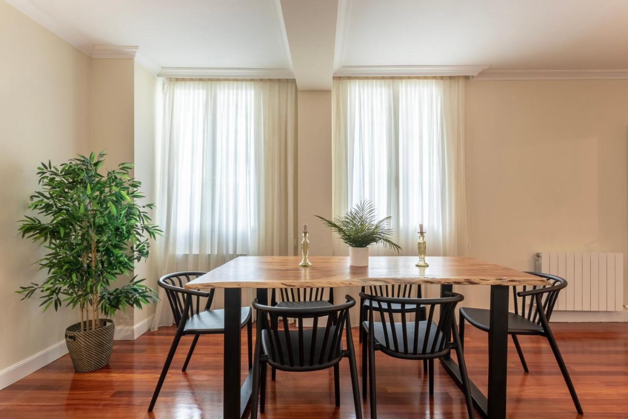 Akomodat En Apartamento En El Centro De Bilbao Con Parking ภายนอก รูปภาพ