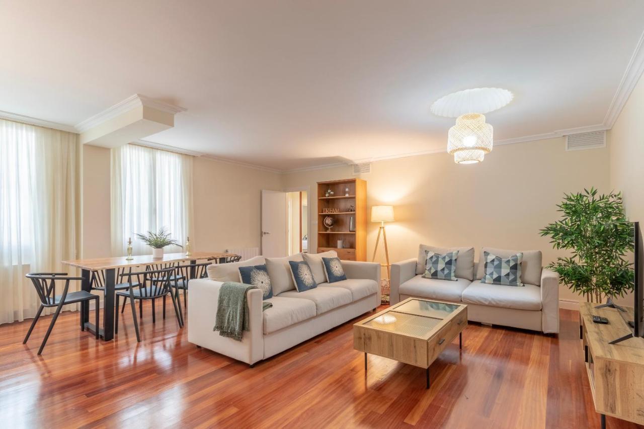 Akomodat En Apartamento En El Centro De Bilbao Con Parking ภายนอก รูปภาพ