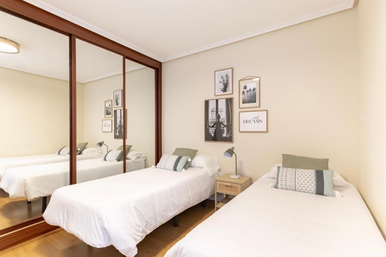 Akomodat En Apartamento En El Centro De Bilbao Con Parking ภายนอก รูปภาพ