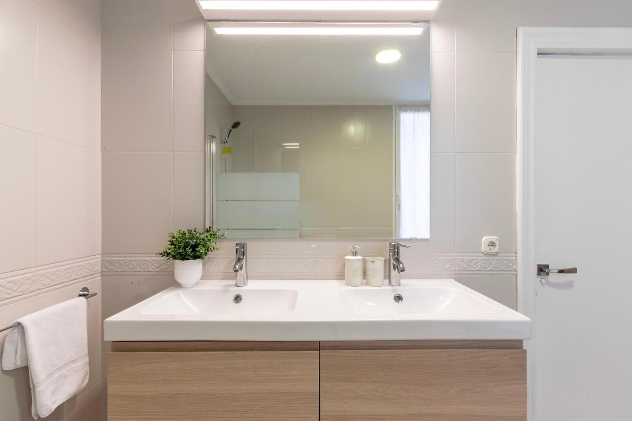 Akomodat En Apartamento En El Centro De Bilbao Con Parking ภายนอก รูปภาพ