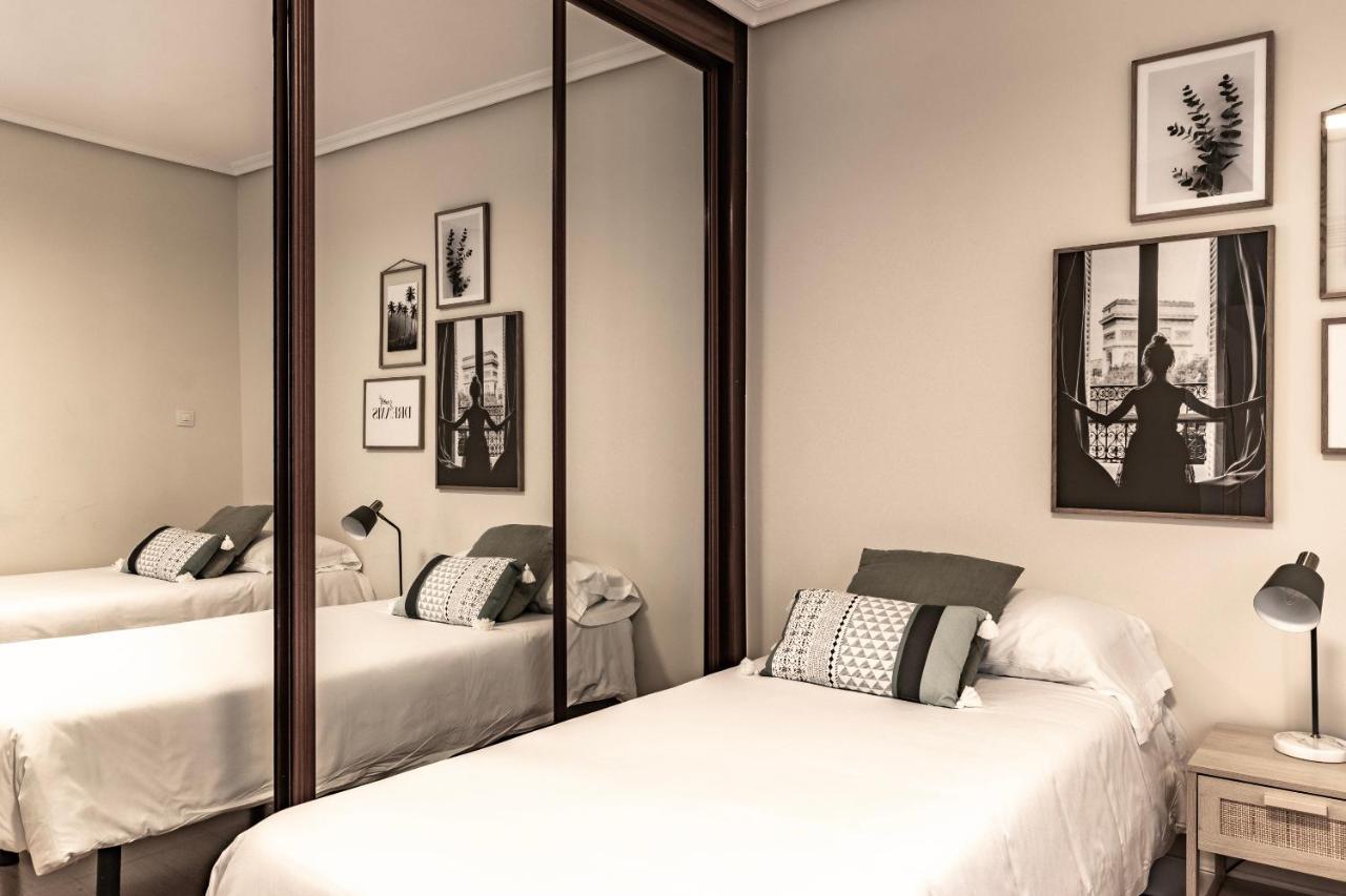 Akomodat En Apartamento En El Centro De Bilbao Con Parking ภายนอก รูปภาพ