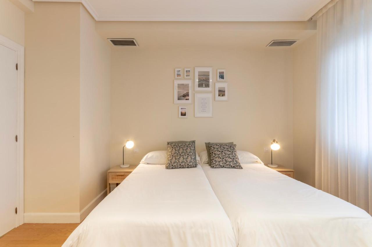 Akomodat En Apartamento En El Centro De Bilbao Con Parking ภายนอก รูปภาพ